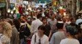 Mahane Yehuda market fills with people on a Friday afternoon (Photo by Rachael Cerrotti)