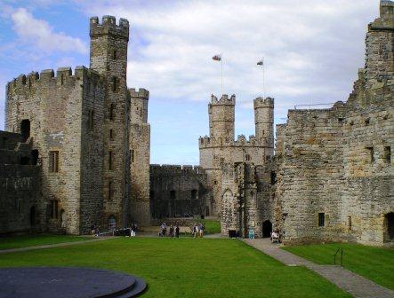 Caernarfon Castle Interior Buckettripper